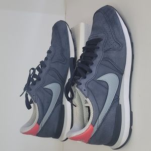 COPY - Nike Internationalist Gray Suede Sneakers Sz.9